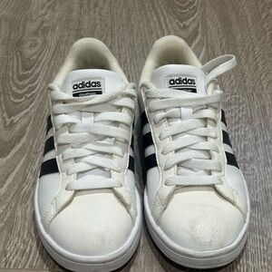 Adidas Cloudfoam Advantage Sneakers – White & Black – Women’s 6.5